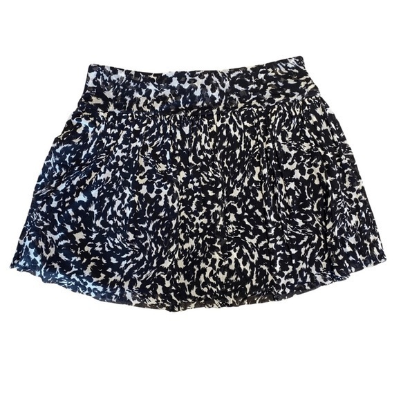 Express Women’s Nylon Skirt With Black Underlay